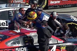 VIDEO: Su&aacute;rez y McDowell se enfrascan en una pelea en la calificaci&oacute;n en Phoenix