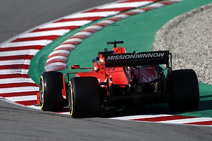 Ferrari SF90: una perdita d'acqua non ha tolto il sorriso a Vettel e Leclerc