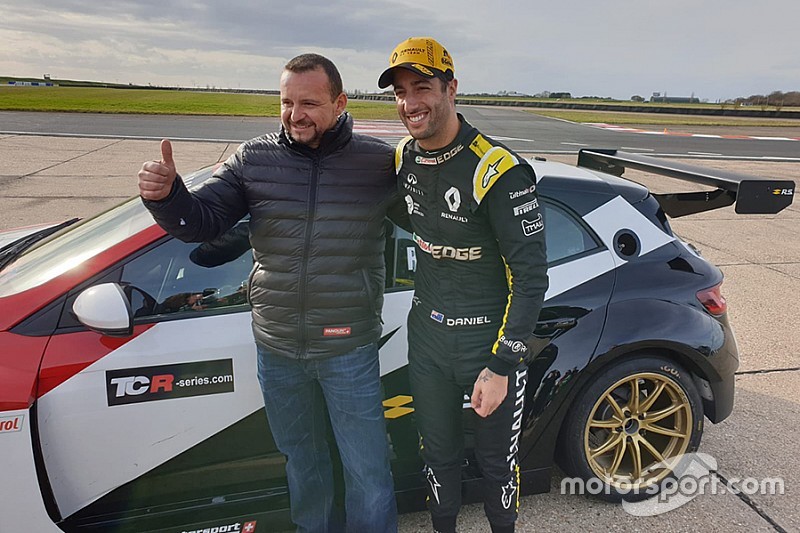 Daniel Ricciardo ha provato la Renault TCR della Vuković Motorsport