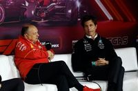 La llamada m&aacute;s dif&iacute;cil de Vasseur: as&iacute; le cont&oacute; a su amigo Wolff el fichaje de Hamilton