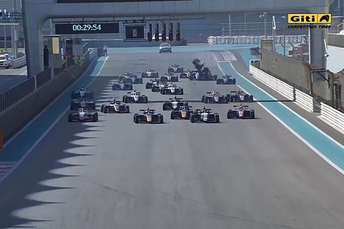 VIDEO: Fuerte accidente en la FR Asiática en Abu Dhabi