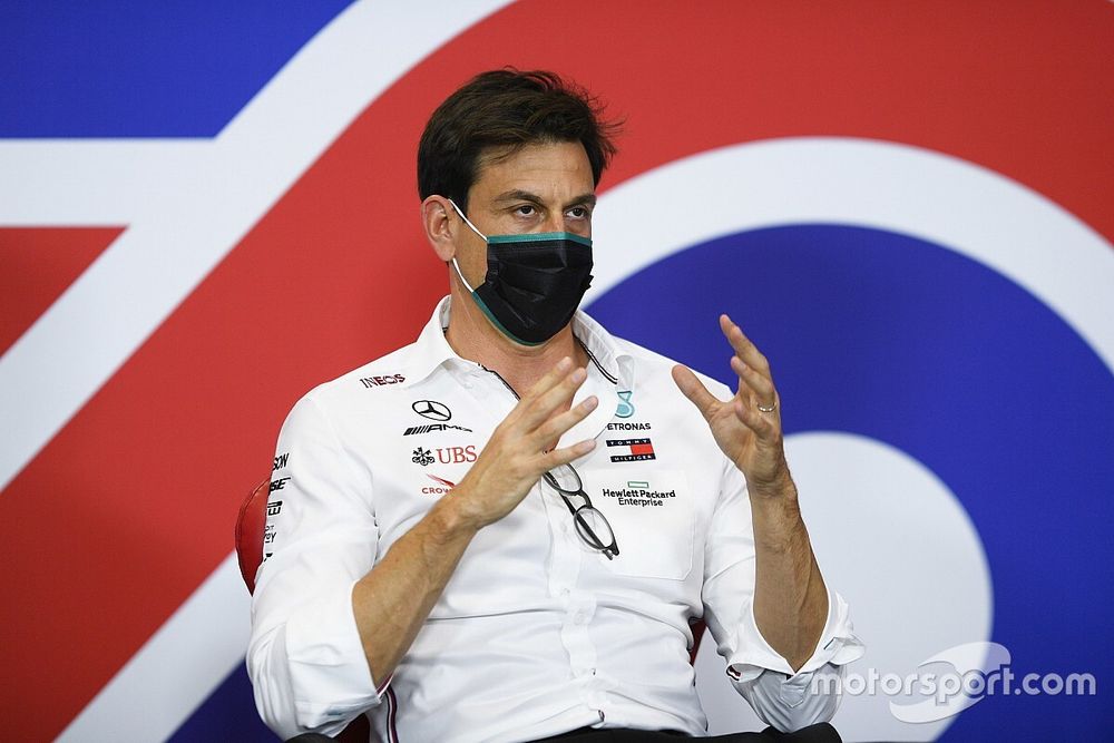 Toto Wolff, Director Ejecutivo, Mercedes AMG, en la conferencia de prensa de los jefes de equipo