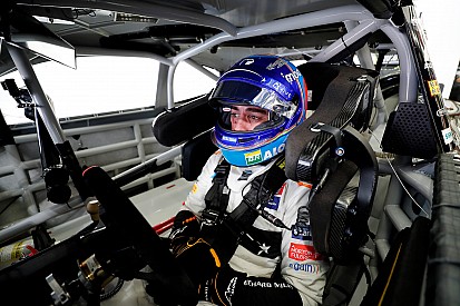 Las fotos del test de Alonso con el NASCAR
