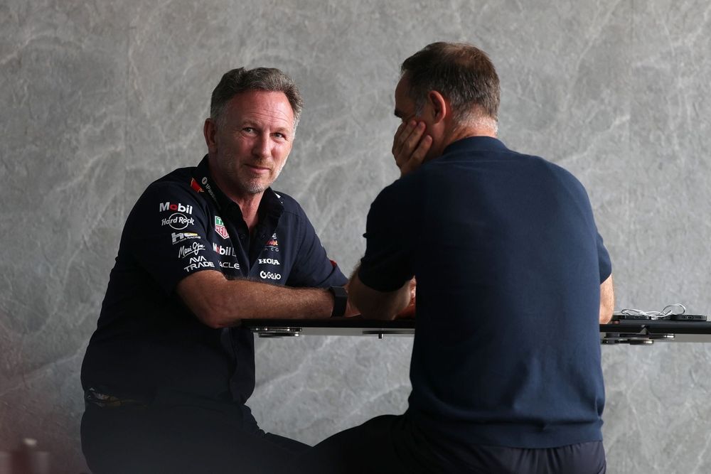 Christian Horner, director de Red Bull Racing, Oliver Mintzlaff, director general de Red Bull GmbH