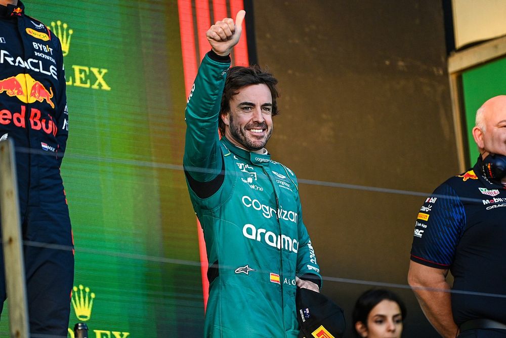 Podio: tercer lugar Fernando Alonso, Aston Martin F1 Team