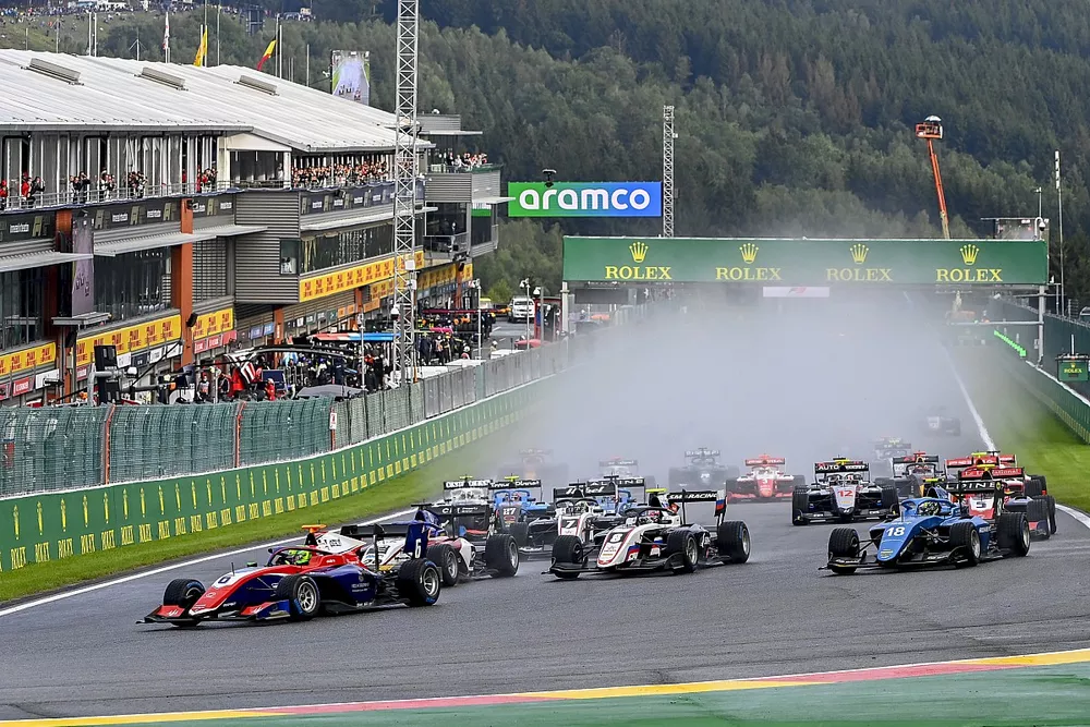 David Schumacher, Trident, Alexander Smolyar, ART Grand Prix, Logan Sargeant, Charouz Racing System, at the start