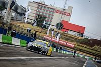 Mais jovem da GT Sprint Race, Aizza celebra ponta no TL1 em Cascavel