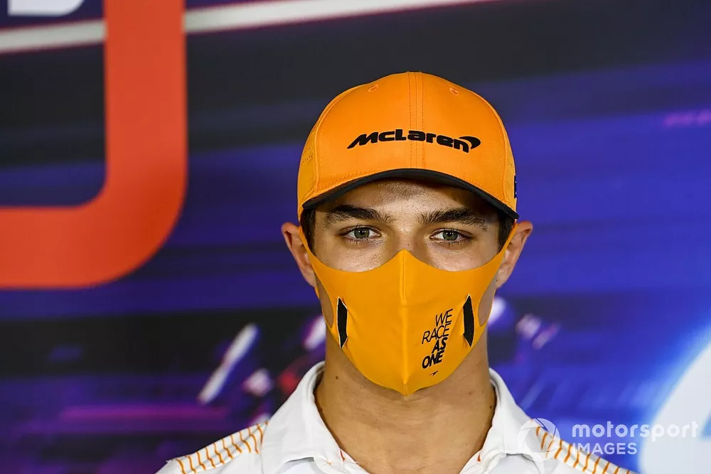 Lando Norris, McLaren en la conferencia de prensa