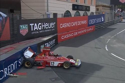 VÍDEO: Maldição continua? Leclerc bate Ferrari de Lauda durante exibição em Mônaco
