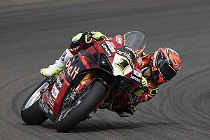 WSBK Imola: Bautista remonta y vence a Razgatlioglu en la Race 1