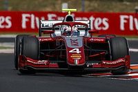 De Vries vence a Norris en una carrera con lluvia