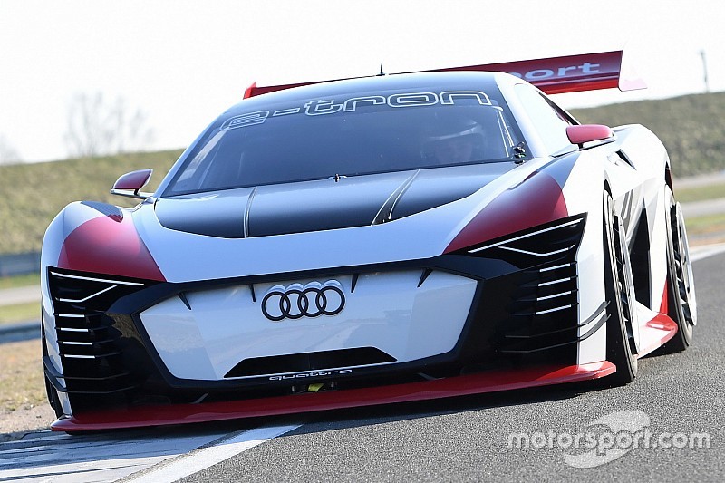 Audi GT menjadi taksi di Formula E