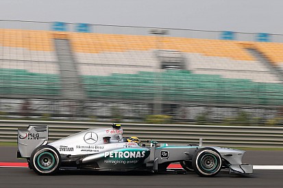 Hamilton esclarece polêmica após comentários sobre Índia