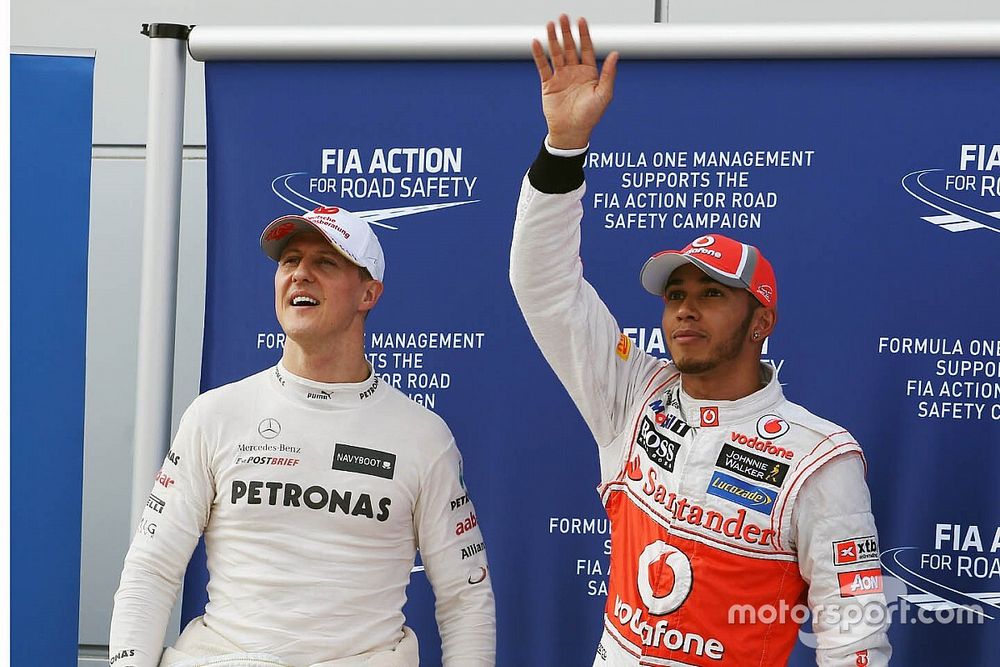 Michael Schumacher, Mercedes GP celebra su tercer puesto de la calificación en parc ferme con el gan