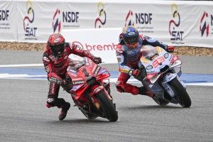 Dovizioso: "Bagnaia despejar&iacute;a todas las dudas sobre &eacute;l si venciera a M&aacute;rquez"