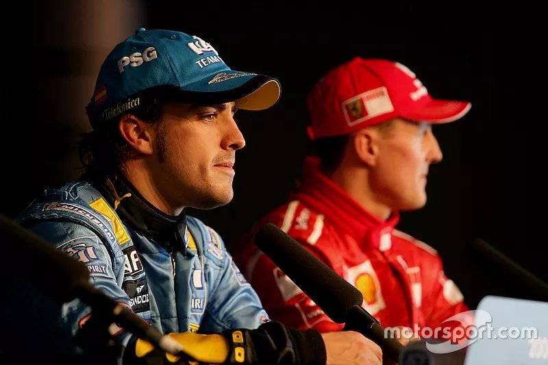 Conf&eacute;rence de presse : le vainqueur de la pole position Fernando Alonso et en troisi&egrave;me place Michae