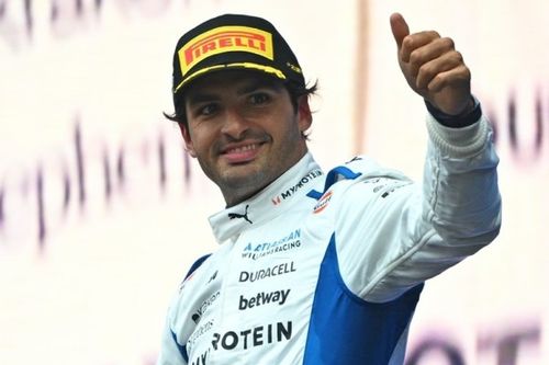 F1: Após Baku, Sainz alcançou marco que apenas Prost conquistou antes; entenda