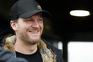 Dale Earnhardt Jr. planea correr en Darlington tras avionazo