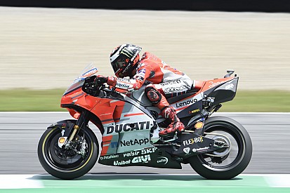 Lorenzo boekt historische eerste zege met Ducati in Italiaanse Grand Prix