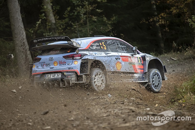 Galles, PS5-6: Neuville e Latvala si dividono la posta. Il belga sale quinto