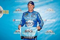 Kevin Harvick logra la pole en Phoenix y Suárez desde el 26