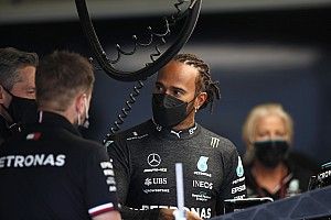 Hamilton 'saca pecho' de estar en Mercedes F1 y no en Ferrari