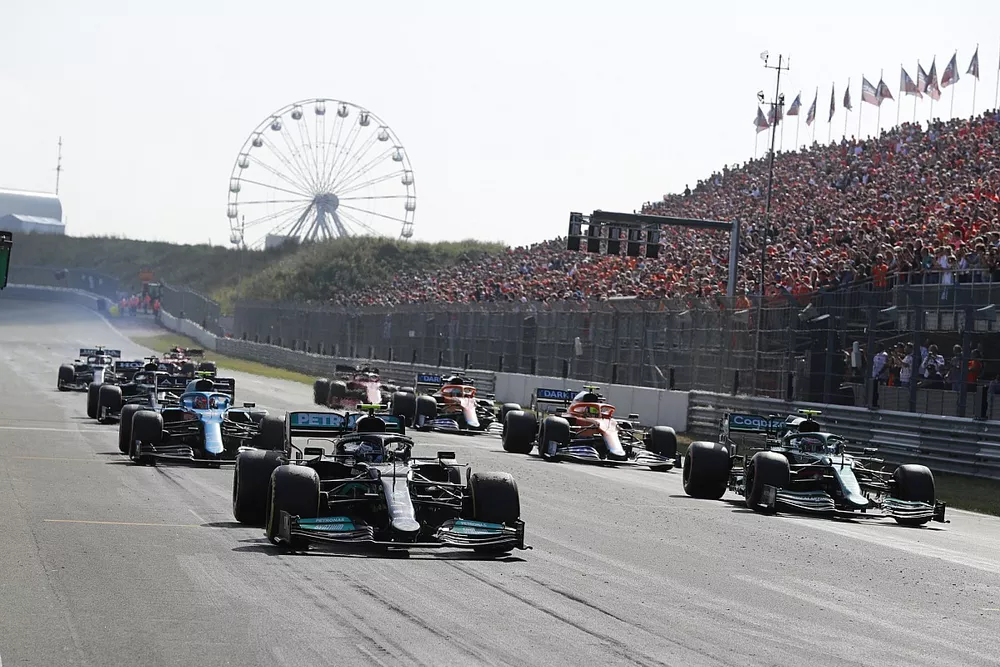 Valtteri Bottas, Mercedes W12, Sebastian Vettel, Aston Martin AMR21, Esteban Ocon, Alpine A521, y m&aacute;s pilotos ensayan salidas en Zandvoort