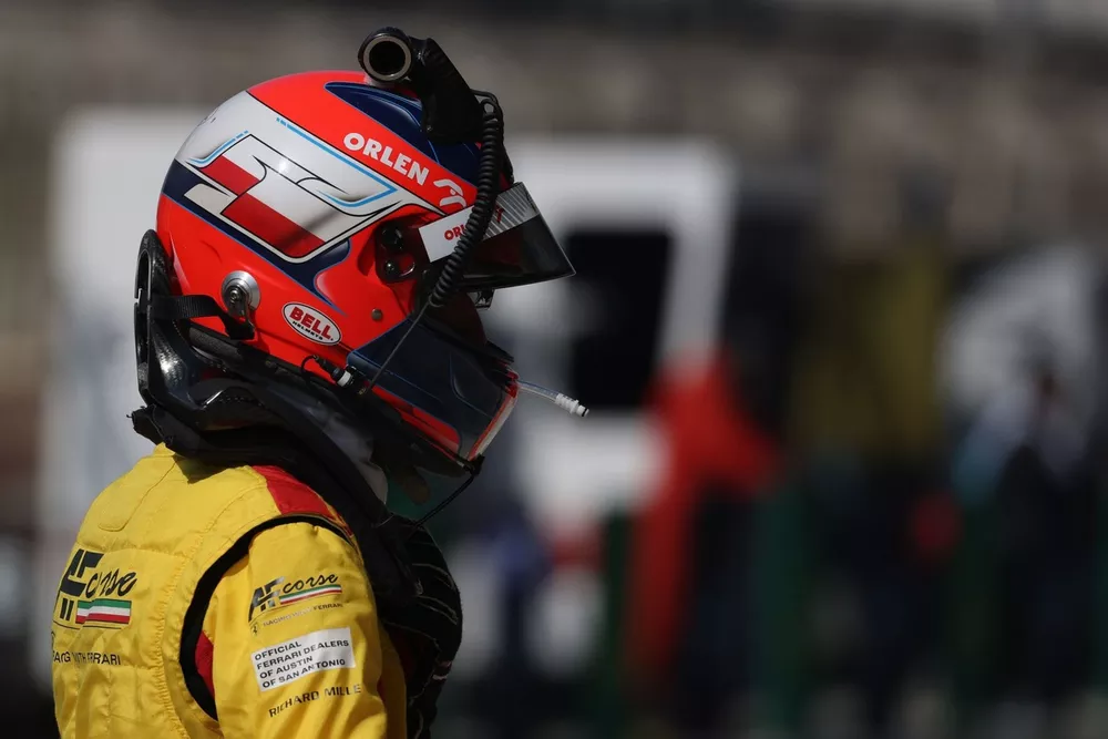 #83 AF Corse Ferrari 499P: Robert Kubica