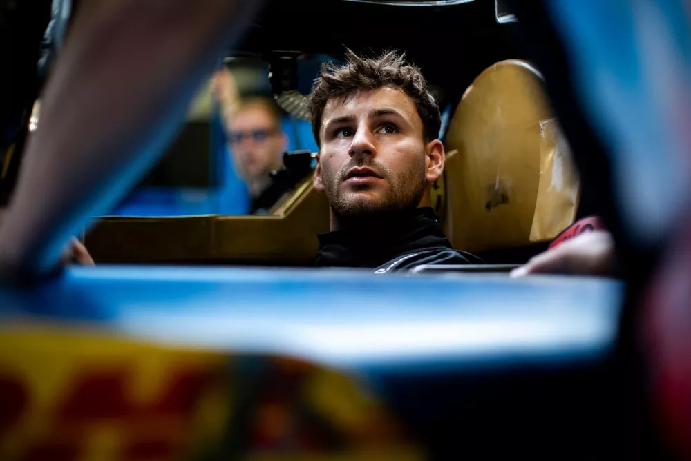 #36 Alpine Endurance Team Alpine A424:  Victor Martins