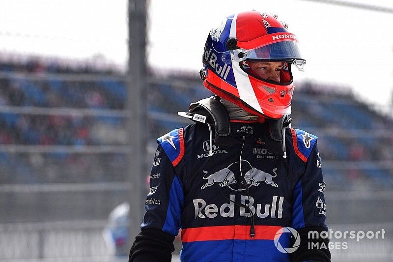 Daniil Kvyat, Toro Rosso, se detiene en la FP1
