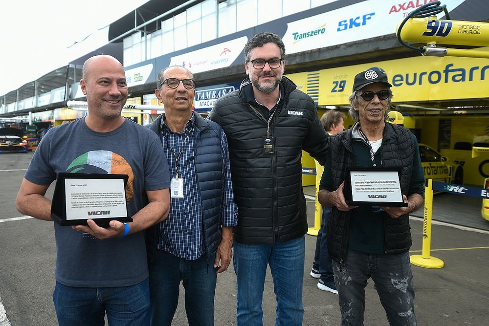 Paulo Vidaleti (em nome de Rodrigo Machado), os irmãos Sérgio e Cézar Pegoraro e Fernando Julianelli