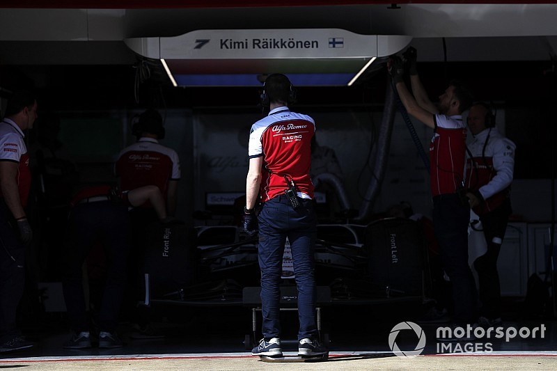 Megvan a magyarázat, hogy miért úszta meg a kipufogógondokat az Alfa Romeo Racing