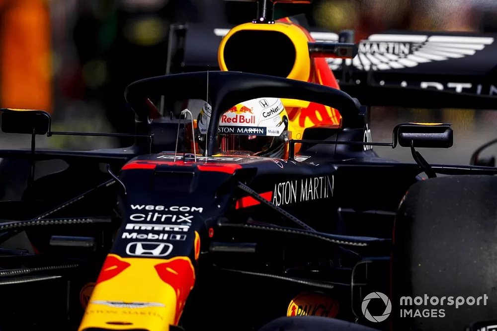 Max Verstappen, Red Bull Racing RB16, heads to the grid