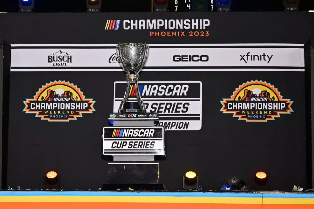 Ryan Blaney, Team Penske, Menards/Dutch Boy Ford Mustang wins the 2023 Championship.