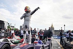 Frijns se anota su primera victoria en una ca&oacute;tica carrera en Par&iacute;s