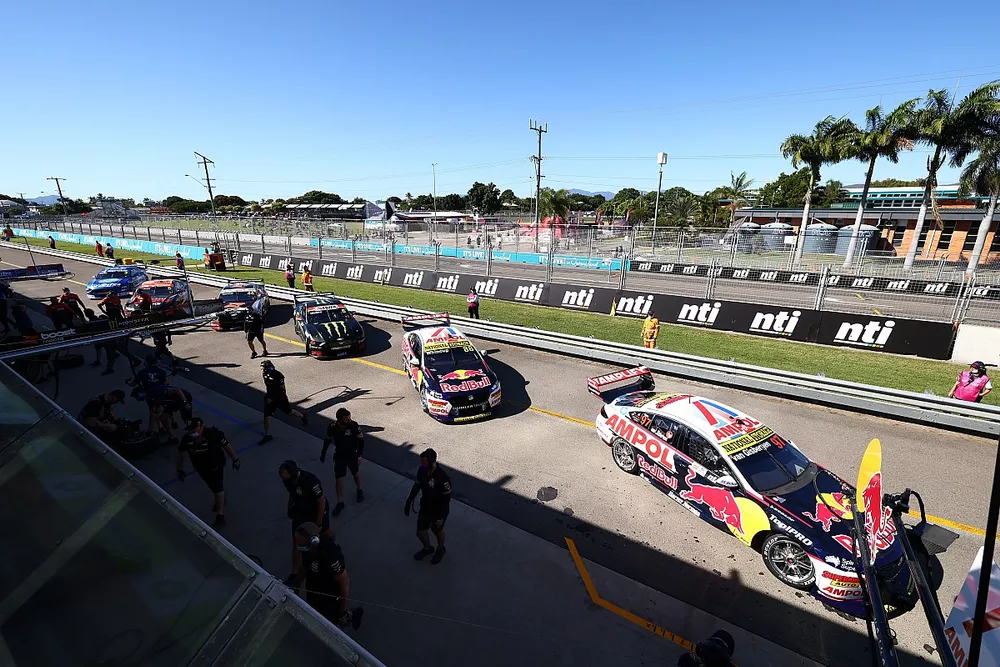 Supercars pitlane