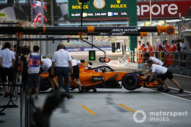 Алонсо: Для 2021 року Ф1 копіює машини IndyCar