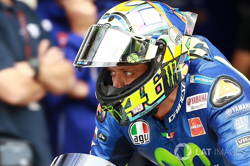 Mesmo com perna quebrada, Rossi tentará correr em Aragón