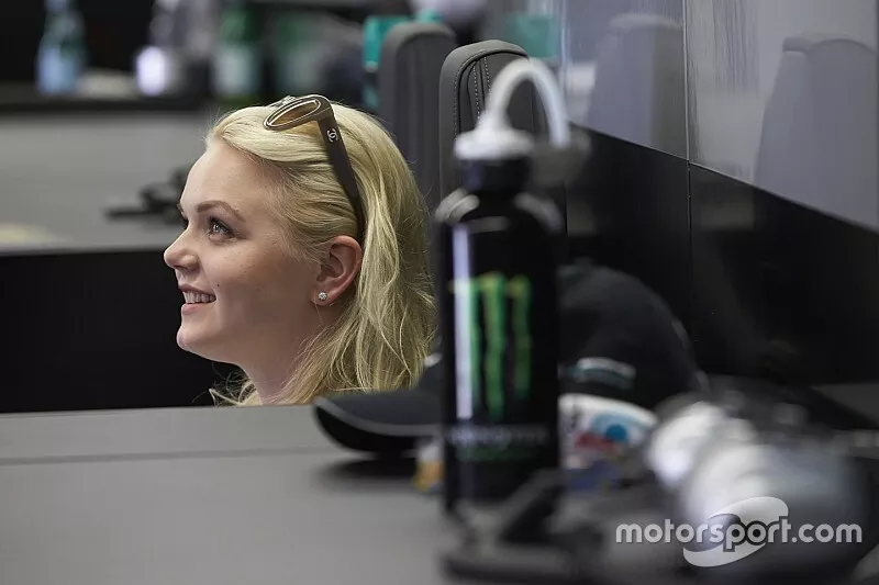Emilia Bottas sits in her husbands seat, Valtteri Bottas, Mercedes AMG F1 W08