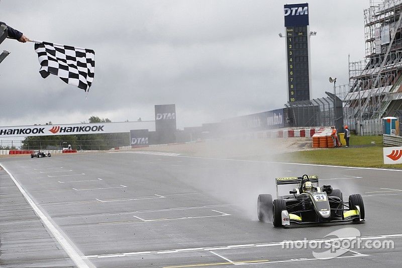 Checkered flag