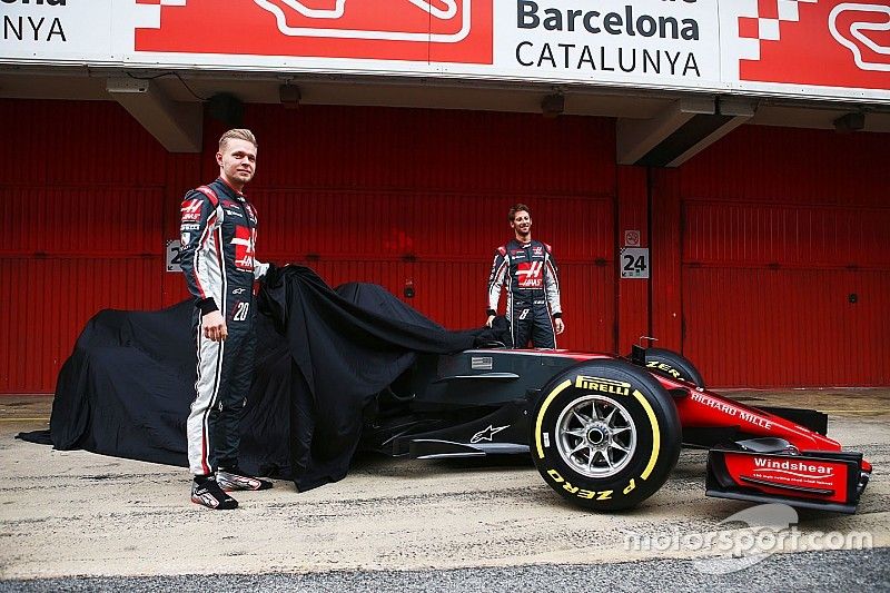 Romain Grosjean, Haas F1 Team, Kevin Magnussen, Haas F1 Team VF-17