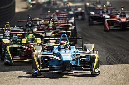 Buemi a regardé toute la course... dans ses rétroviseurs