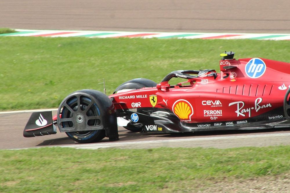 Arthur Leclerc, Ferrari F1-75 con protectores contra salpicaduras