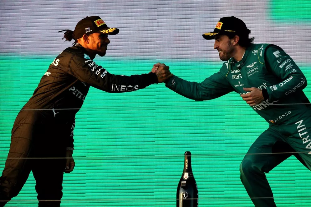 Lewis Hamilton, Mercedes-AMG, deuxi&egrave;me, Fernando Alonso, Aston Martin F1 Team, troisi&egrave;me