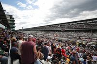 IndyCar ordena el retraso del arranque de la Indy 500 por lluvia