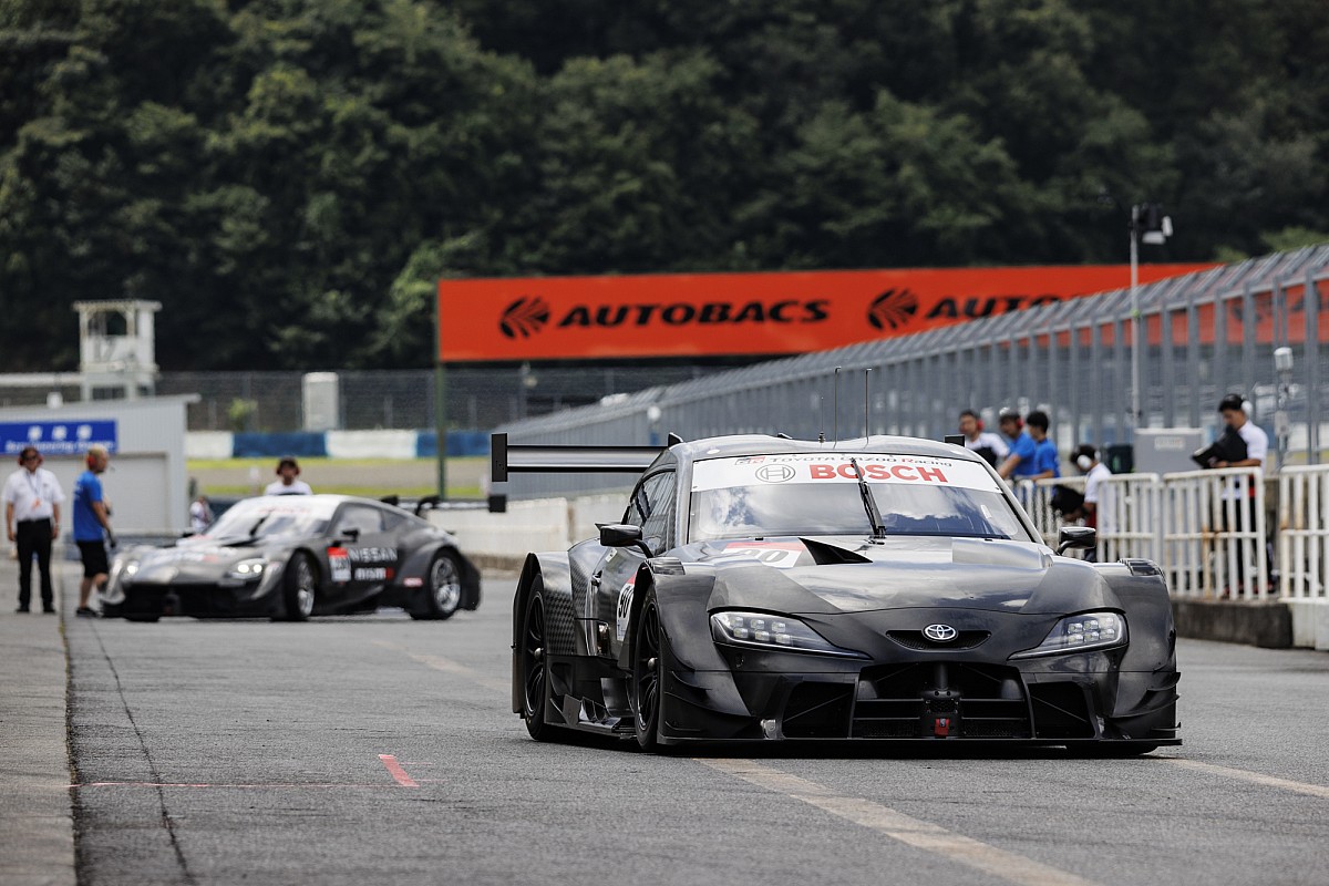 TOYOTA GR Supra GT500 #90 セパンテスト 2024 Gallery: 2024 SUPER GT GT500 cars in action at Okayama