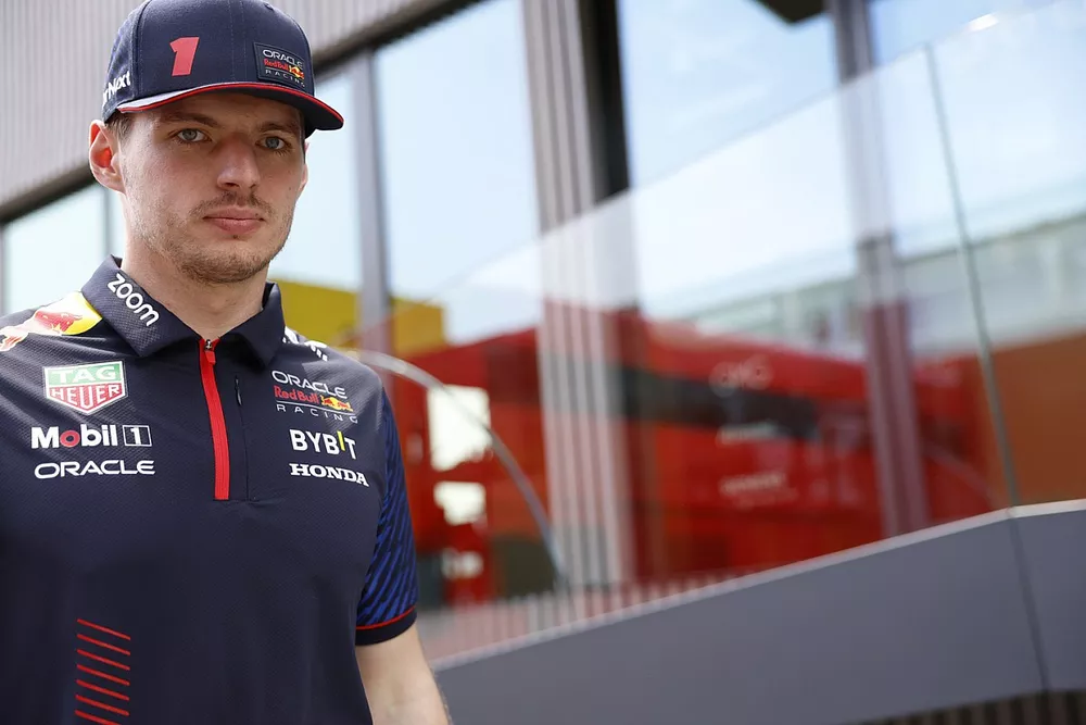 Max Verstappen, Red Bull Racing en el paddock
