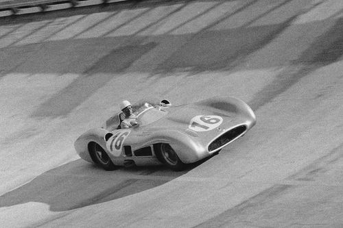 Un icónico Mercedes de F1 alcanza una cifra récord en una subasta