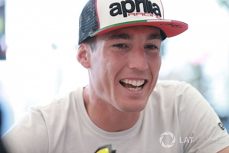 Espargaro hekelt kalender: “Rossi nadoen kan niet meer”