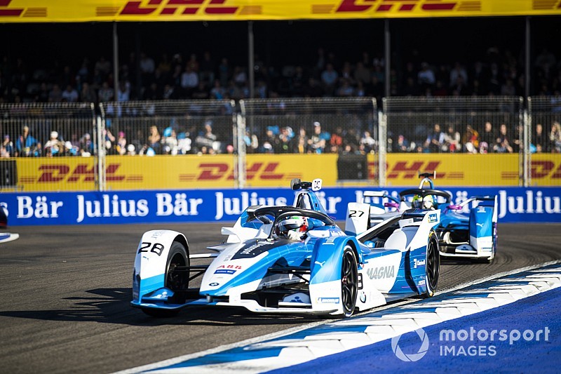 BMW da libertad para competir a sus dos pilotos pese al choque de Marrakech